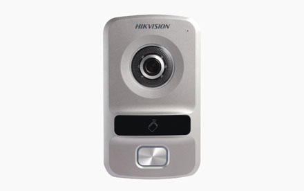 Hikvision - Videoportero IP con llamada a Smartphone / No requiere monitor / Apertura de puerta desde App y por tarjeta de Proximidad - DS-KV8102-IP